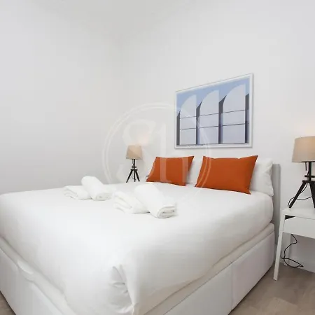 Wonderful For 6 Apartment Barcelona
