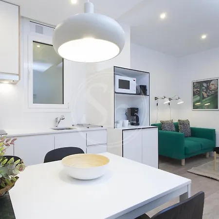 Wonderful For 6 Apartment Barcelona