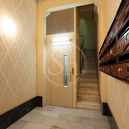 4 Apartment *