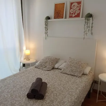 Хостел Private Near Las Ramblas Барселона