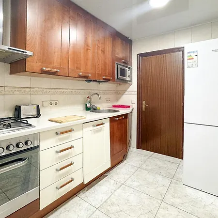 Charming In Shared Near Camp Nou Appartement