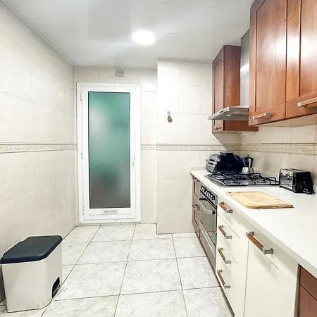 Charming In Shared Near Camp Nou * Barcelone