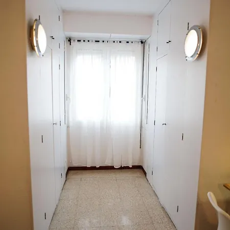 Privada En Piso Compartido Lepanto Ostello *