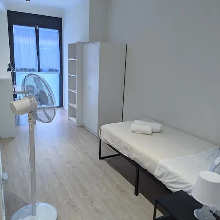 Gracia Parkside Flat - Only For Of Than 32 Nights