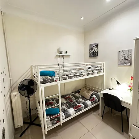 Gran Via Bed & Breakfast Barcelona