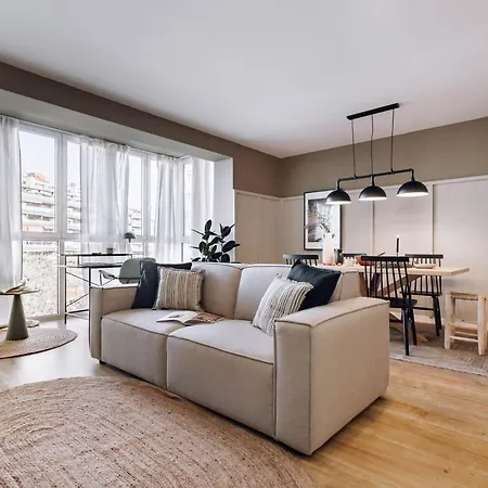 Loja - 2 Bedrooms In Sant Antoni Barcelona