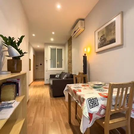 Apartment Fuer 3 Personen Ca 38 Qm In Barcelona-gracia, Costa Brava Costa Del Maresme Barcelona