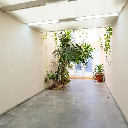 En Lab Apartment *