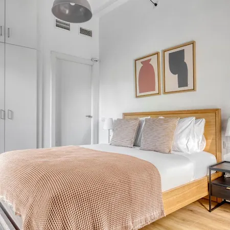 Apartment Renovated El Born 2br Wbalcony Nr Arc De Triomf Bcn-38