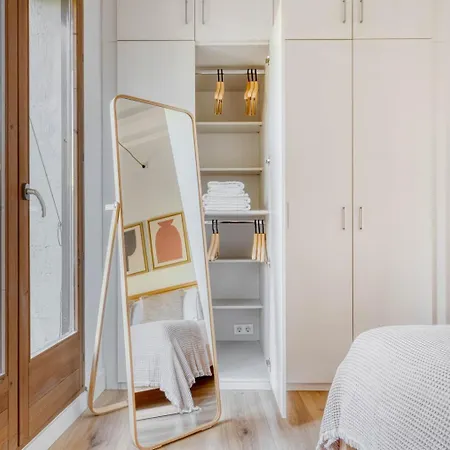 Renovated El Born 2br Wbalcony Nr Arc De Triomf Bcn-38 *