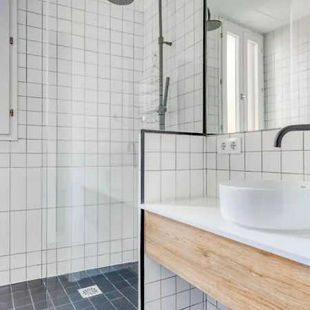 Renovated El Born 2br Wbalcony Nr Arc De Triomf Bcn-38 Apartment