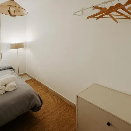 Charming In Shared Near Camp Nou Appartement *