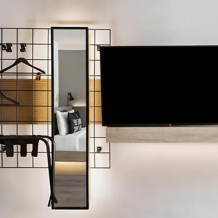 Hotel Moxy 4*