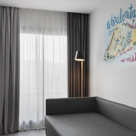 Moxy Hotel 4*