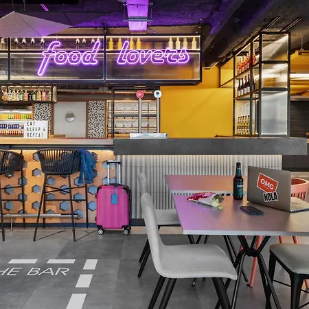 Moxy Hotel 4*