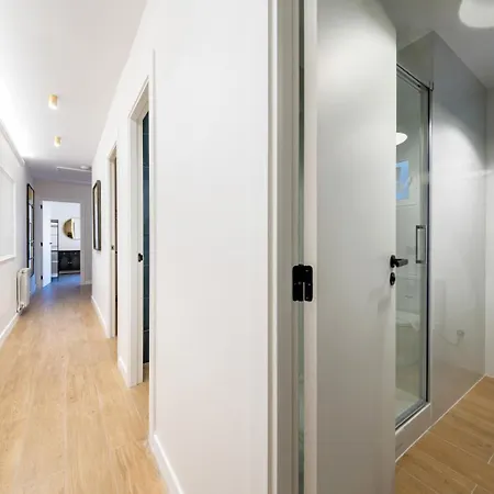 Bebarceloner Eixample - 4 Bedrooms Lägenhet