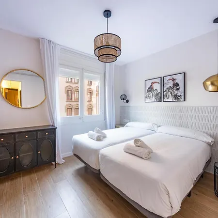Lägenhet Bebarceloner Eixample - 4 Bedrooms