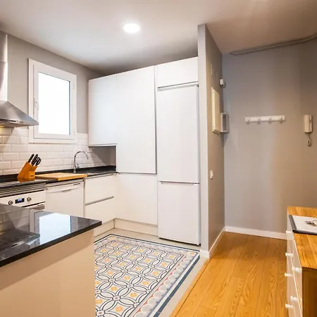 24mal1073-marvellous 2br Flat Near Sagrada Familia