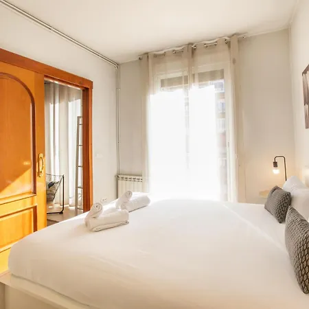 42ara1026 - Spacious In Eixample Lägenhet *