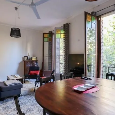 Spacious Aptmt Close To Pl Universidad And Pl Catalunya, 2,5 Bedrooms, Balcony, Heating, Elevator Min 31 Nights *