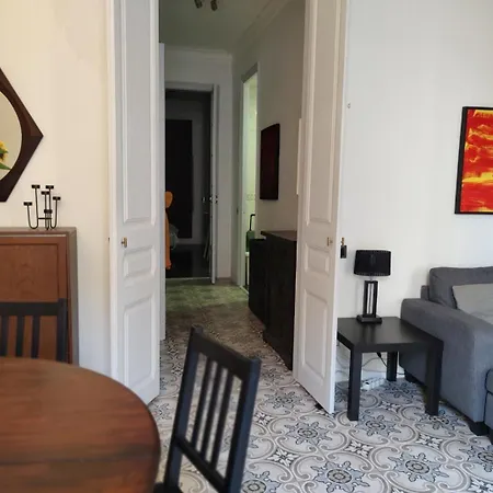 Spacious Aptmt Close To Pl Universidad And Pl Catalunya, 2,5 Bedrooms, Balcony, Heating, Elevator Min 31 Nights * Barcelona