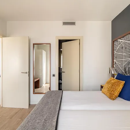 Naitly Poblenou 4* ברצלונה