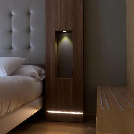 Chi Hotel 3*