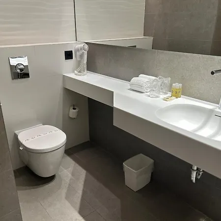 Chi Hotel 3*
