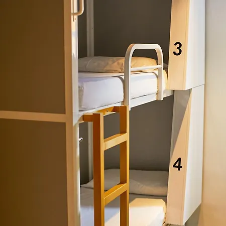 Sun & Moon Hostel *