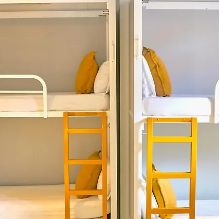 Sun & Moon Hostel Barcelona