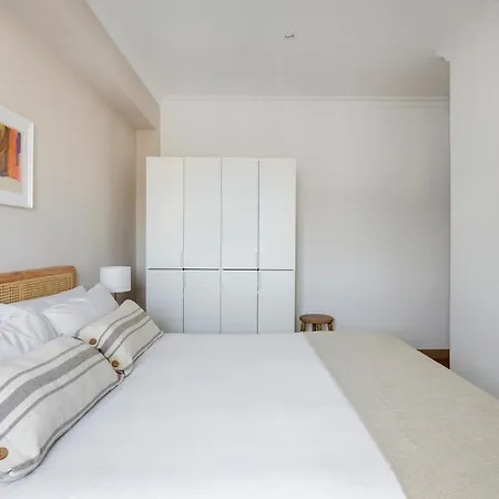 Bright With Amazing Views Apartment *