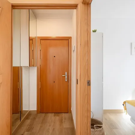Bright With Amazing Views Apartment *