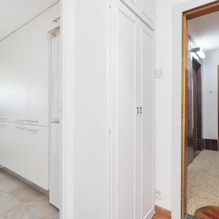 Bright With Amazing Views Apartment