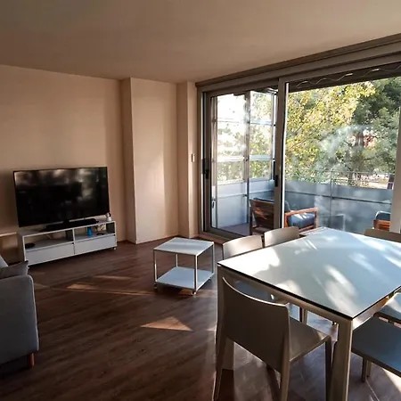 Appartamento Bright & Fully Equipped 2br Apartment, 3 Min From Beach, Surrounded By Parks