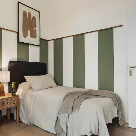 Reis - 3 Bedrooms And Balcony In De Gracia Daire