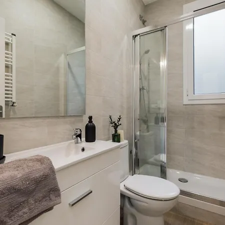 Reis - 3 Bedrooms And Balcony In De Gracia Daire