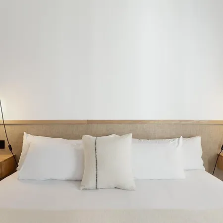 Friendly Parlament Apartment Barcelona