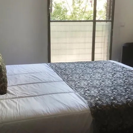 招待所 布鲁斯达圣家堂旅馆 2*