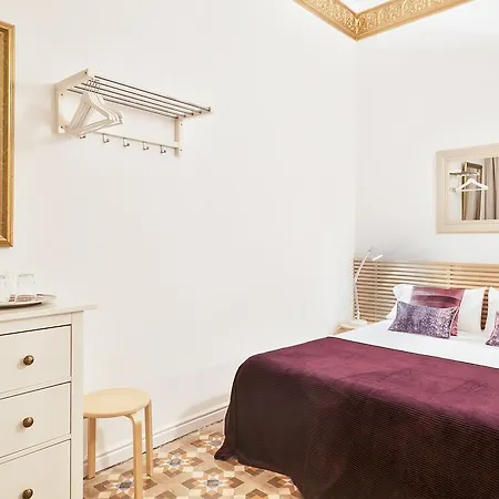 Plaza Catalunya Bed & Breakfast 3*