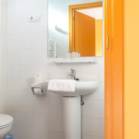 Гостевой дом Residencia Salesiana Marti-codolar