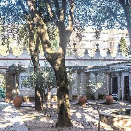 Гостевой дом Residencia Salesiana Marti-codolar Барселона
