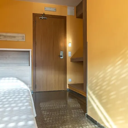 Гостевой дом Residencia Salesiana Marti-codolar