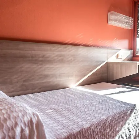 Гостевой дом Residencia Salesiana Marti-codolar 2*