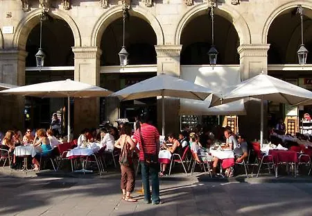 Ξενοδοχείο Plaza Real 2*