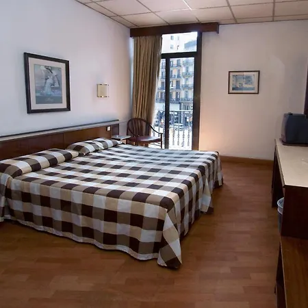 Hotel Condestable 2*