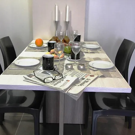 Pierre & Sants דירה *