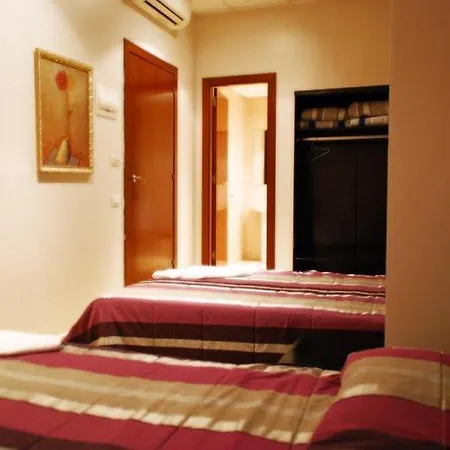 Hostel Sun & Moon Barcelona