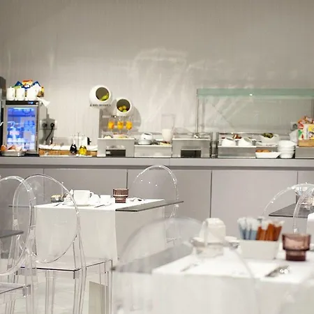 Ikonik Ramblas Hotel 4*