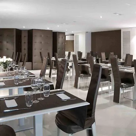 Axel - Adults Only Otel