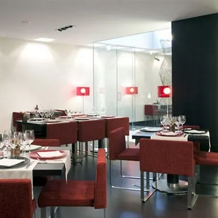 Отель Nh Sants 4*
